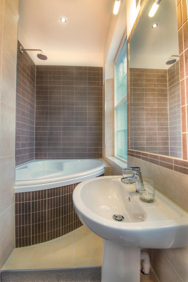The Elephant & Castle Hotel نيوتاون المظهر الخارجي الصورة
